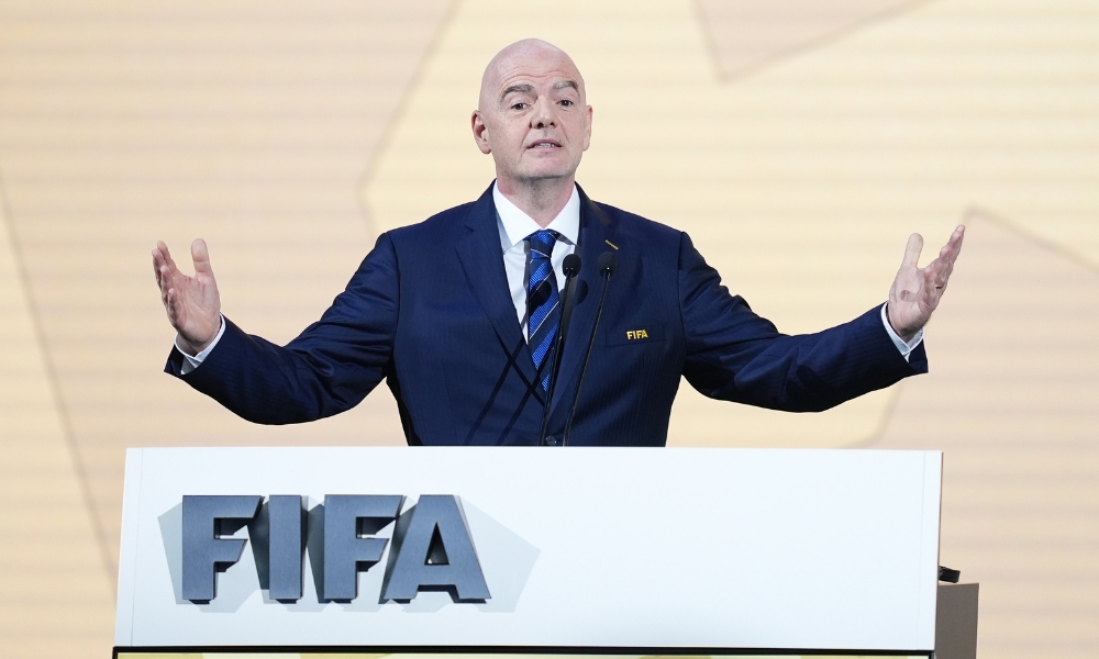 最近三个赛季，AC米兰和国际米兰有两次在三项赛事中交手.